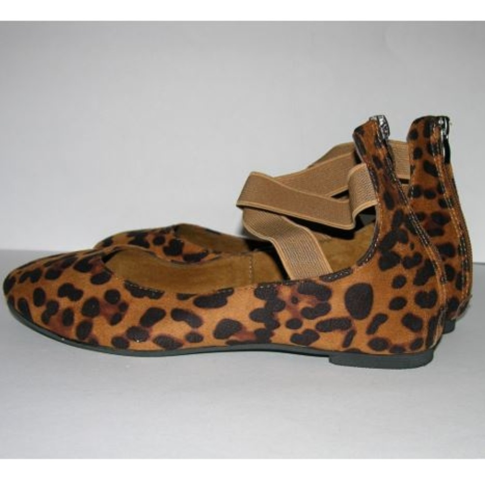 LAST ONE! Leo Leopard Ballet Flat w/ Ankle Strap - Picture 5 of 7